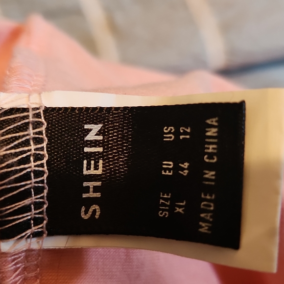 Color Block Tee - Picture 4 of 6